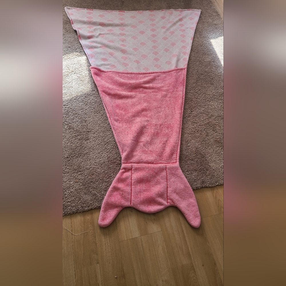 Mermaid tail blanket